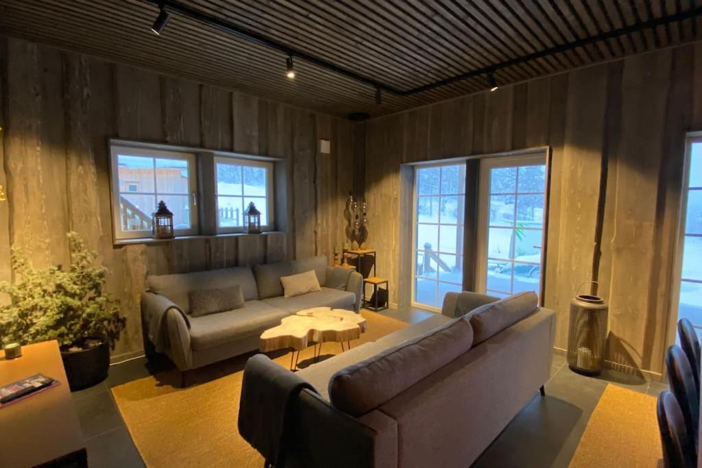 Modern Stuga Med Ski Lodge Kaensla Järvsö Buitenkant foto
