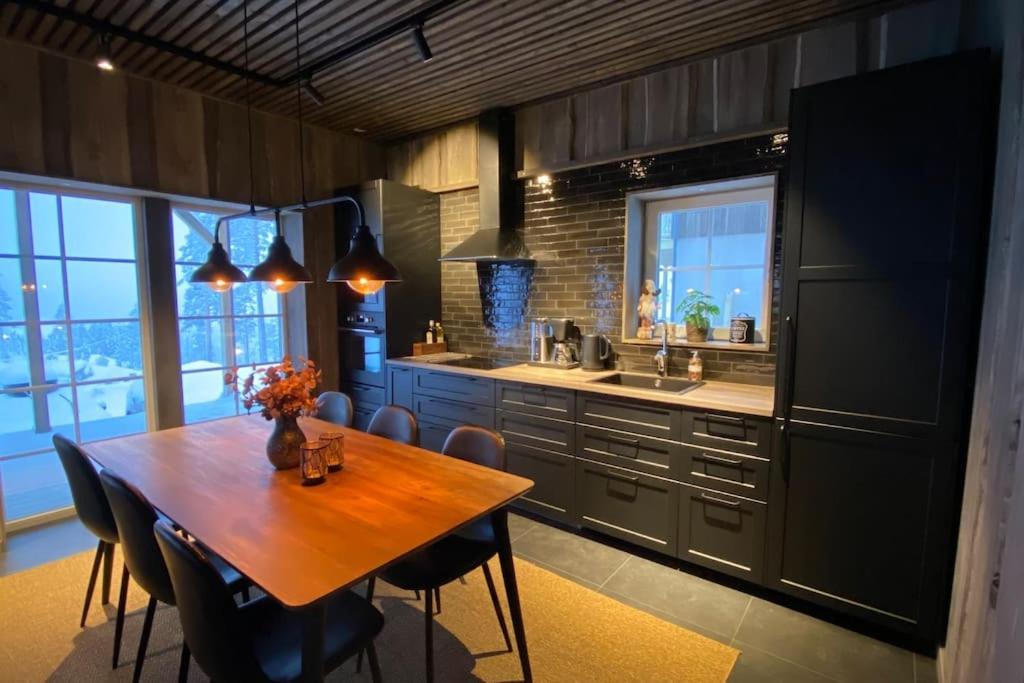Modern Stuga Med Ski Lodge Kaensla Järvsö Buitenkant foto