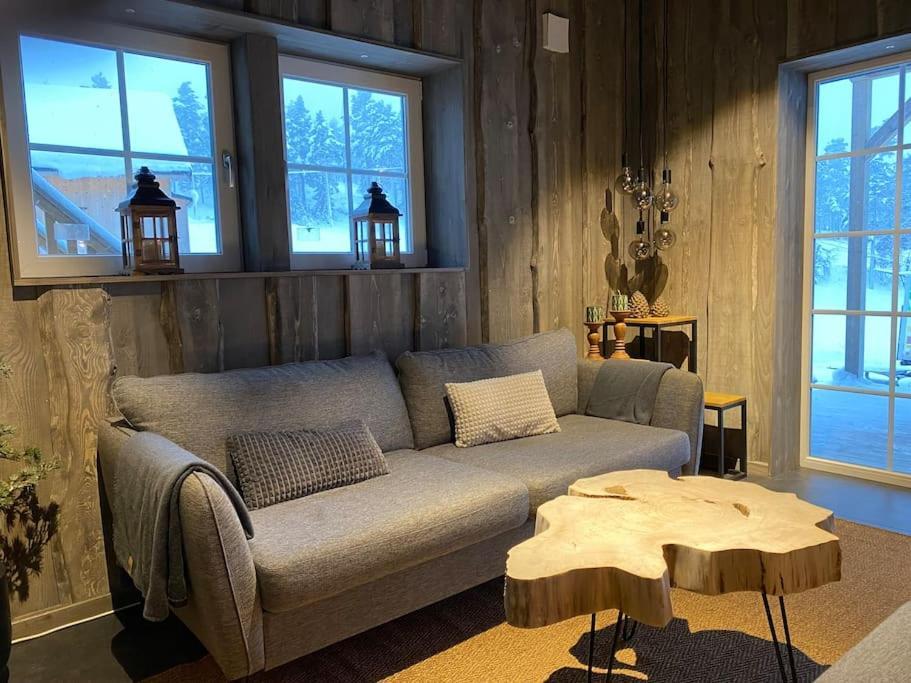 Modern Stuga Med Ski Lodge Kaensla Järvsö Buitenkant foto
