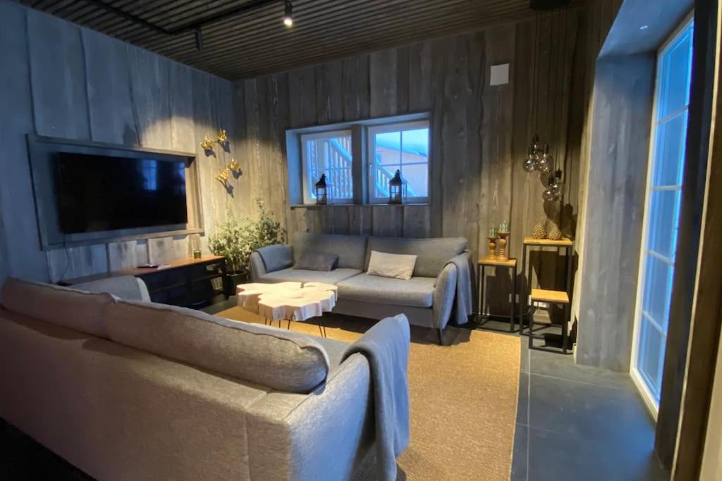 Modern Stuga Med Ski Lodge Kaensla Järvsö Buitenkant foto